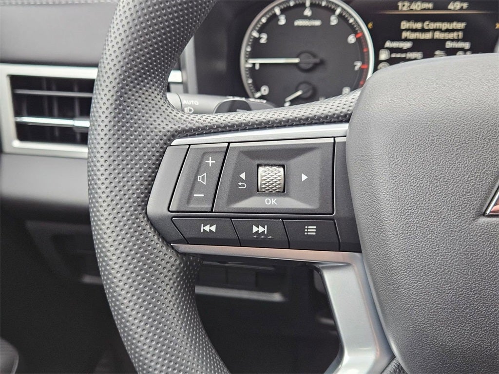 2025 Mitsubishi Outlander ES