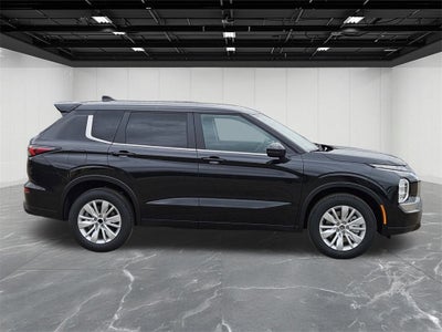 2025 Mitsubishi Outlander ES