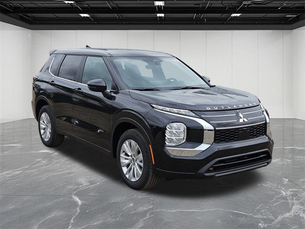 2025 Mitsubishi Outlander ES