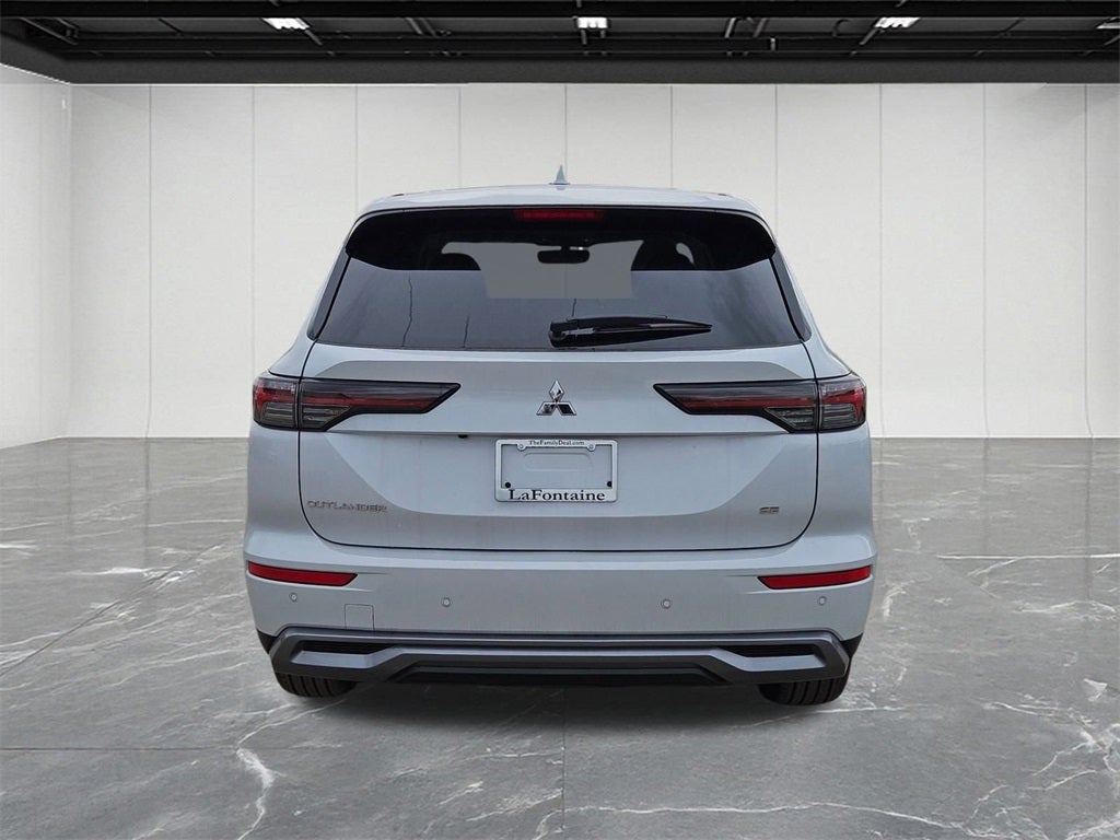 2025 Mitsubishi Outlander SE
