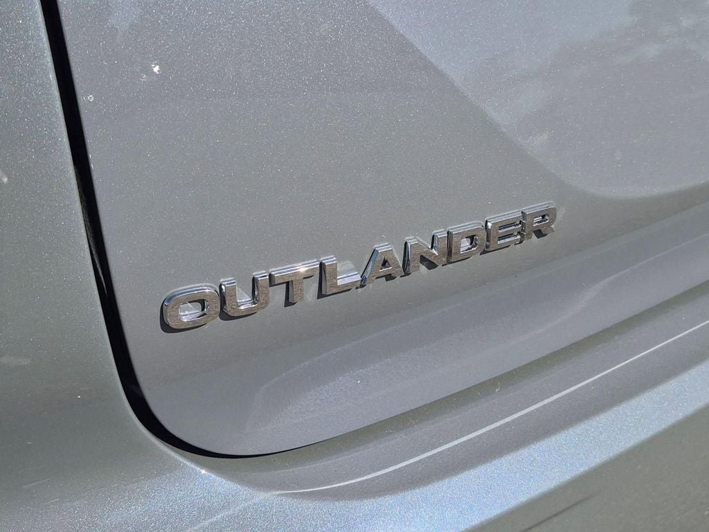 2026 Mitsubishi Outlander SE