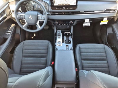 2026 Mitsubishi Outlander SE