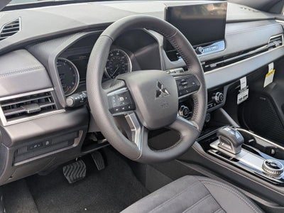 2026 Mitsubishi Outlander LE