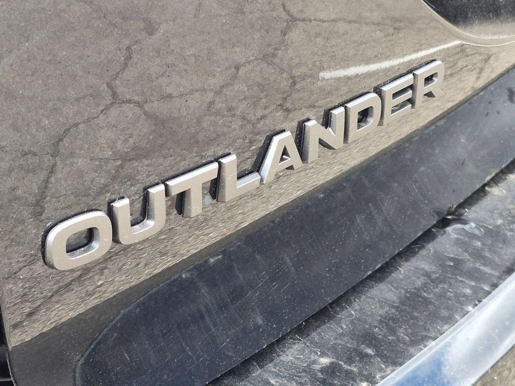 2026 Mitsubishi Outlander LE