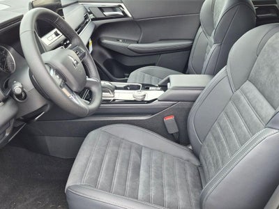 2026 Mitsubishi Outlander LE