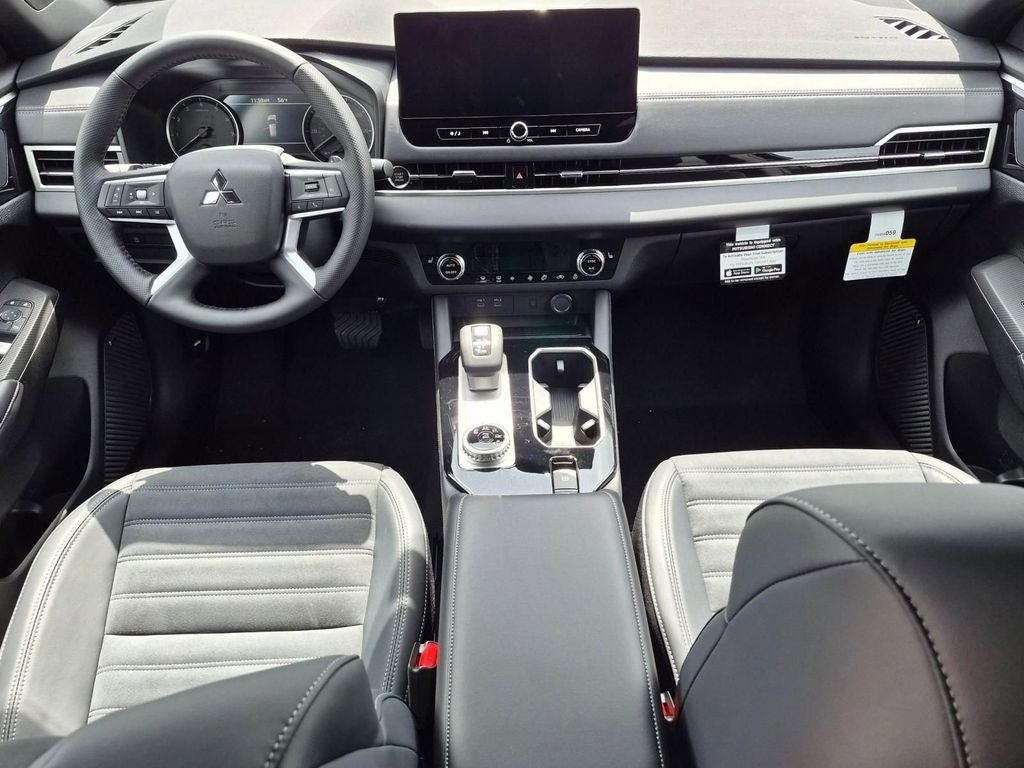 2026 Mitsubishi Outlander LE
