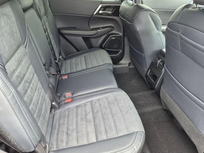 2026 Mitsubishi Outlander LE