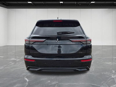 2026 Mitsubishi Outlander LE