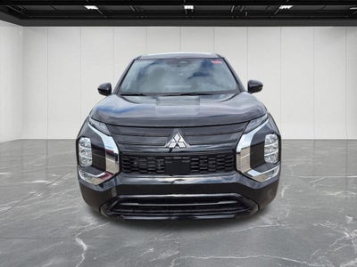 2026 Mitsubishi Outlander LE