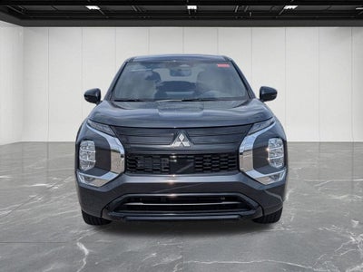 2026 Mitsubishi Outlander LE