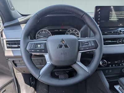 2026 Mitsubishi Outlander LE