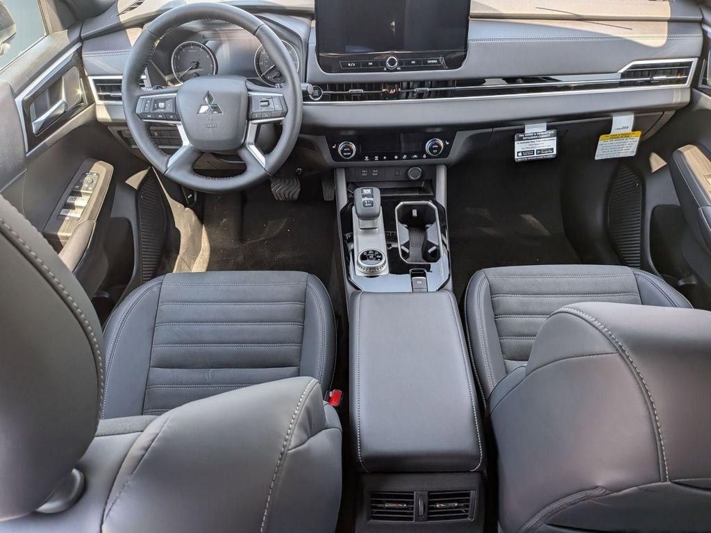 2026 Mitsubishi Outlander LE