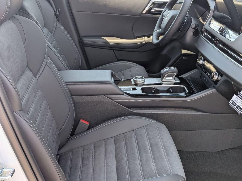 2026 Mitsubishi Outlander LE