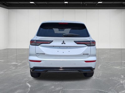 2026 Mitsubishi Outlander LE