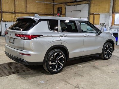 2022 Mitsubishi Outlander ES