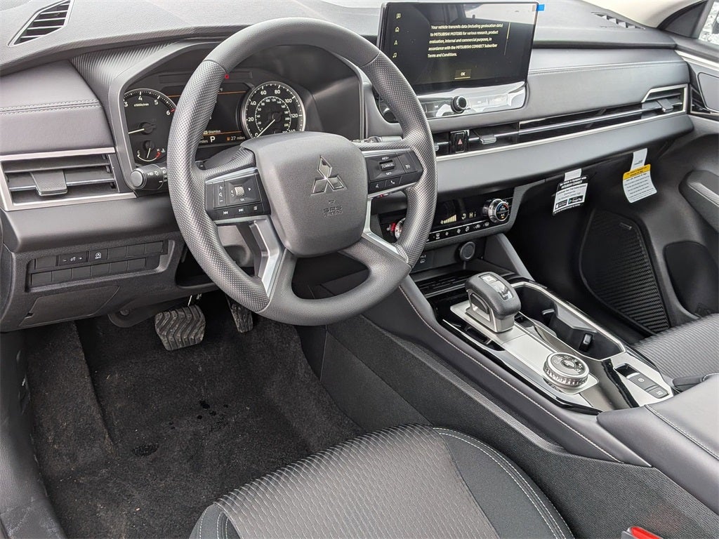 2026 Mitsubishi Outlander ES