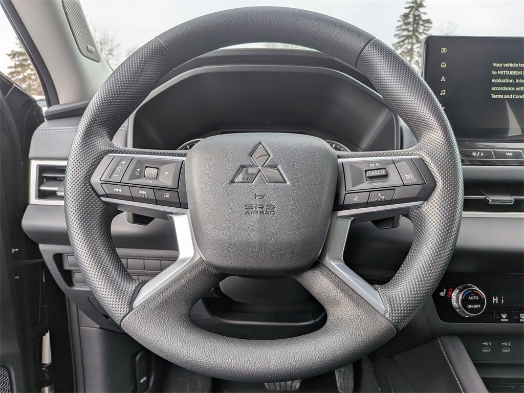 2026 Mitsubishi Outlander ES