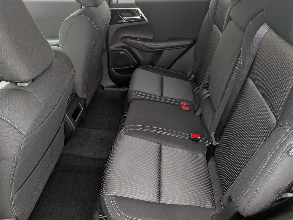 2026 Mitsubishi Outlander ES