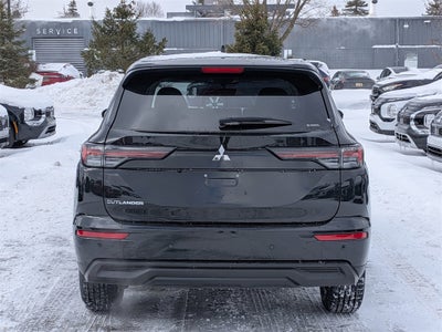 2026 Mitsubishi Outlander ES