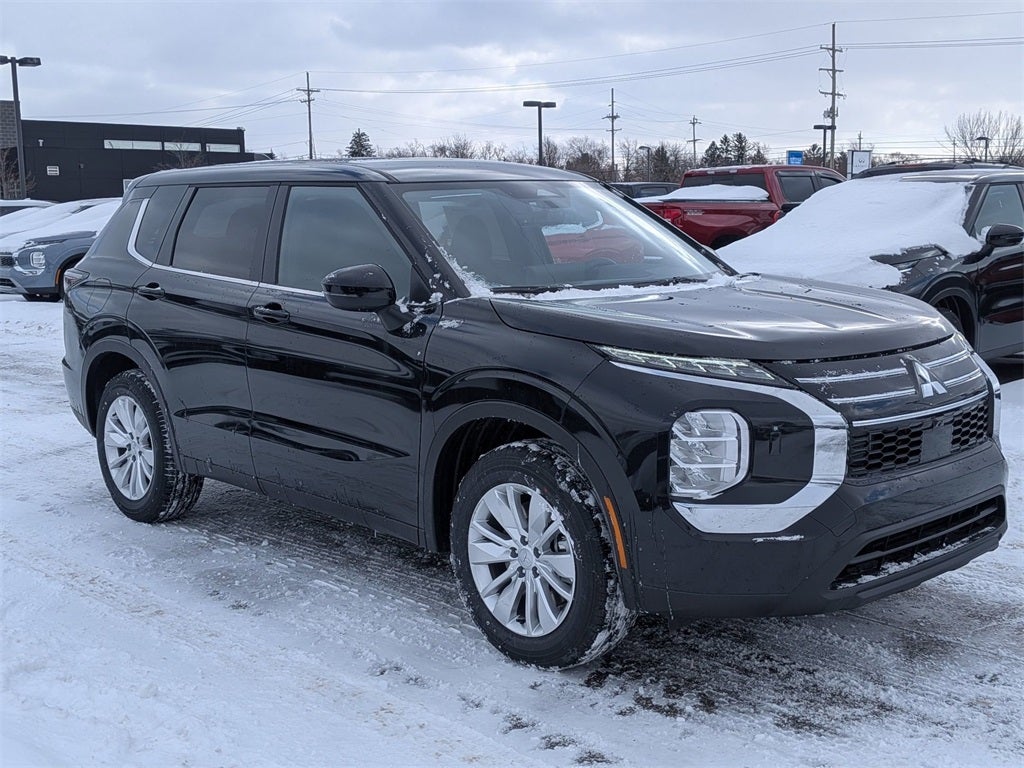 2026 Mitsubishi Outlander ES