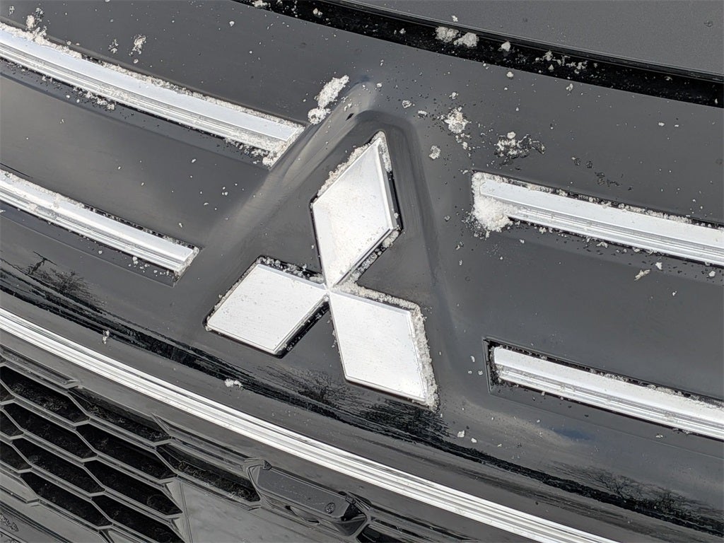 2026 Mitsubishi Outlander ES