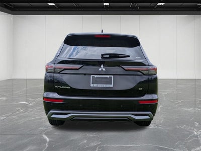 2025 Mitsubishi Outlander SE
