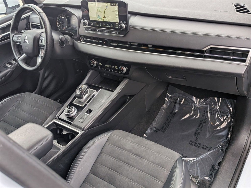 2024 Mitsubishi Outlander SE