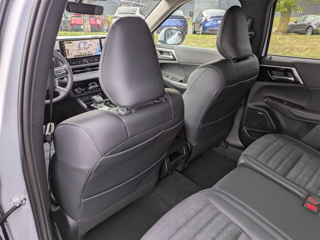 2025 Mitsubishi Outlander SE