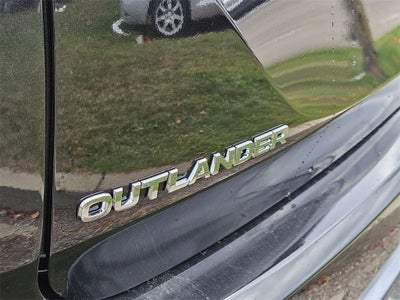 2025 Mitsubishi Outlander SE