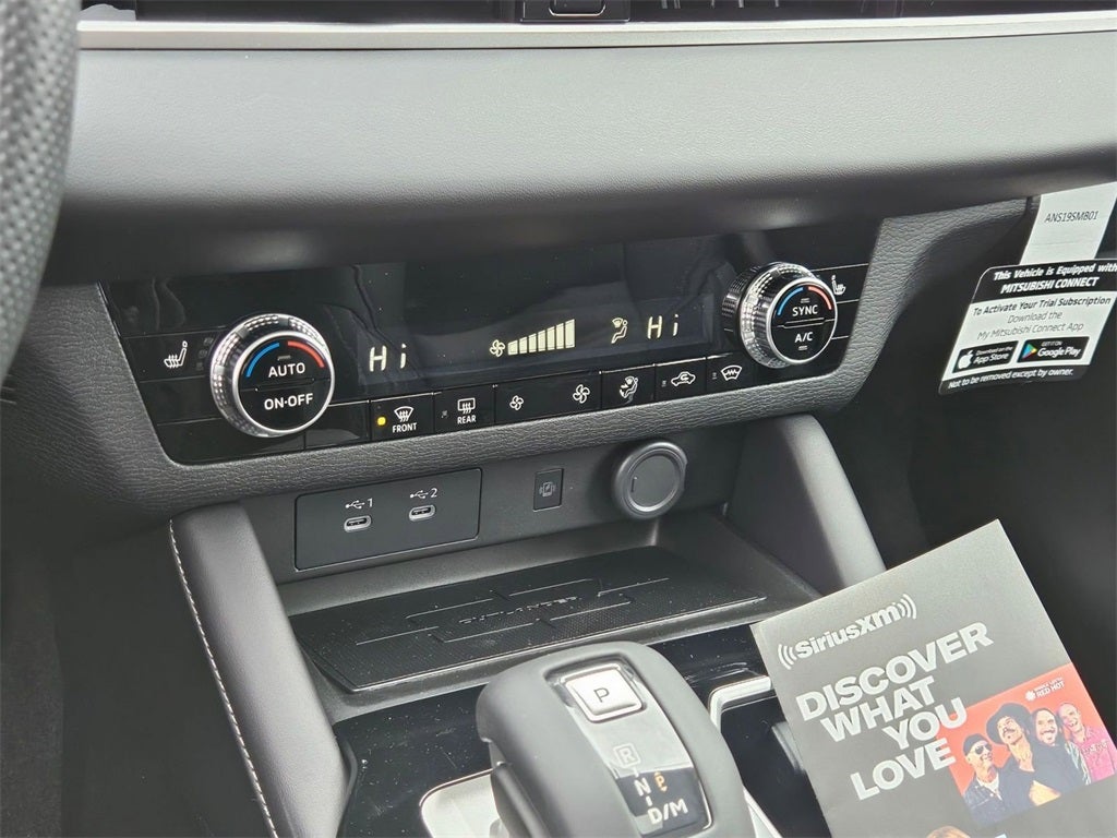 2025 Mitsubishi Outlander SE