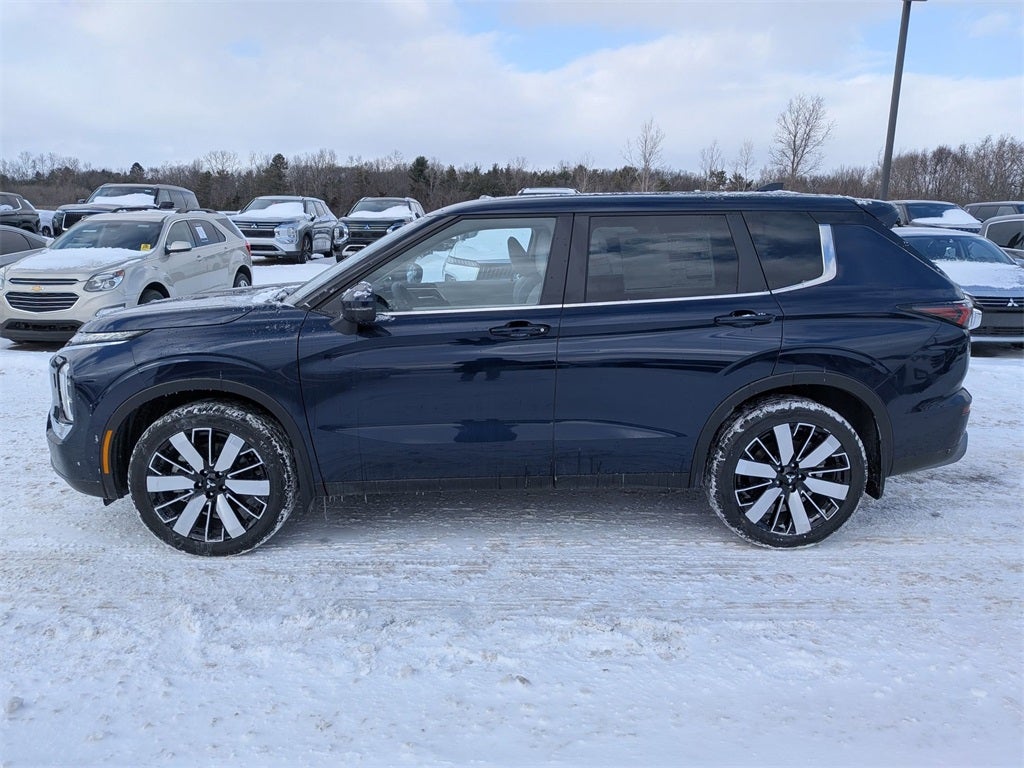 2026 Mitsubishi Outlander SE