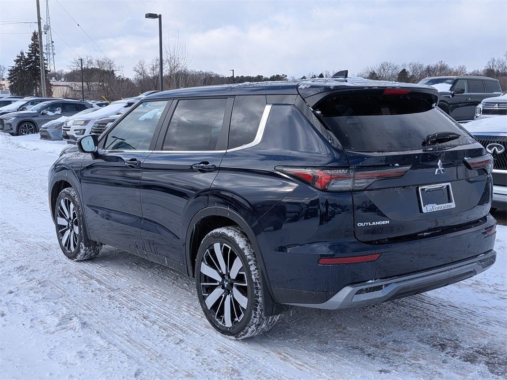 2026 Mitsubishi Outlander SE