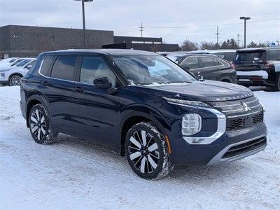 2026 Mitsubishi Outlander SE