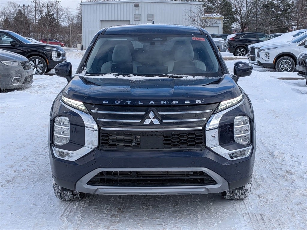 2026 Mitsubishi Outlander SE