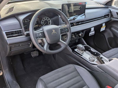 2026 Mitsubishi Outlander LE