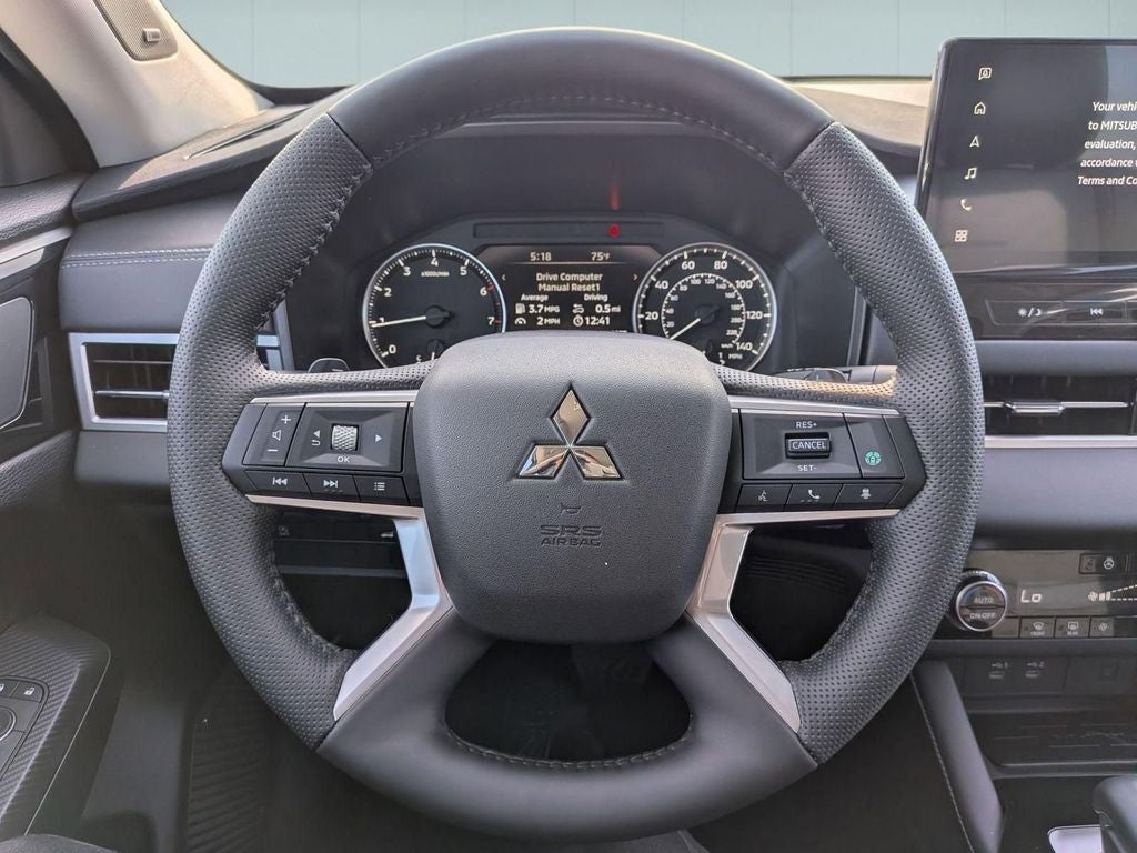 2026 Mitsubishi Outlander LE