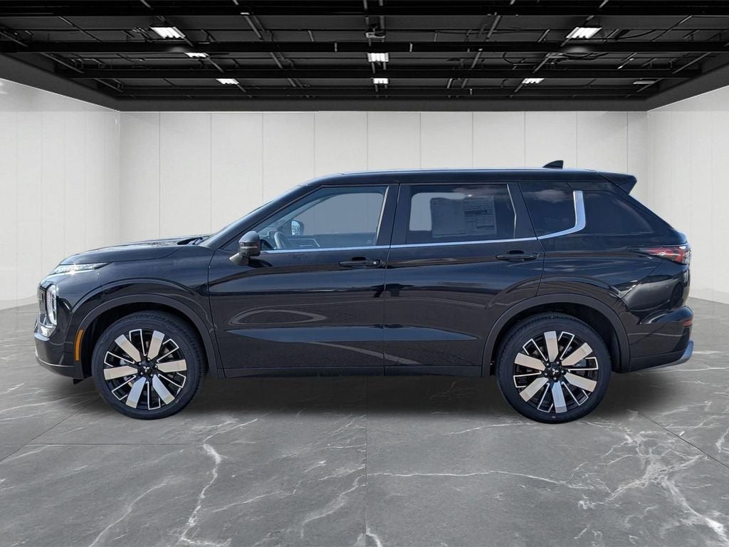 2026 Mitsubishi Outlander LE