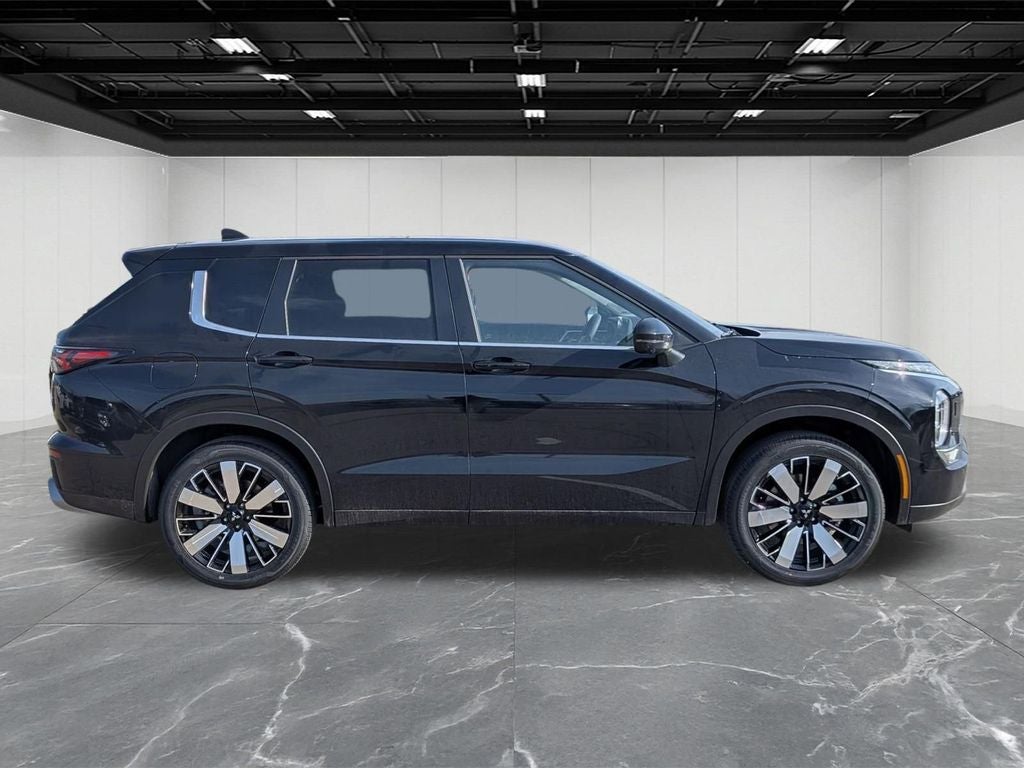 2026 Mitsubishi Outlander LE