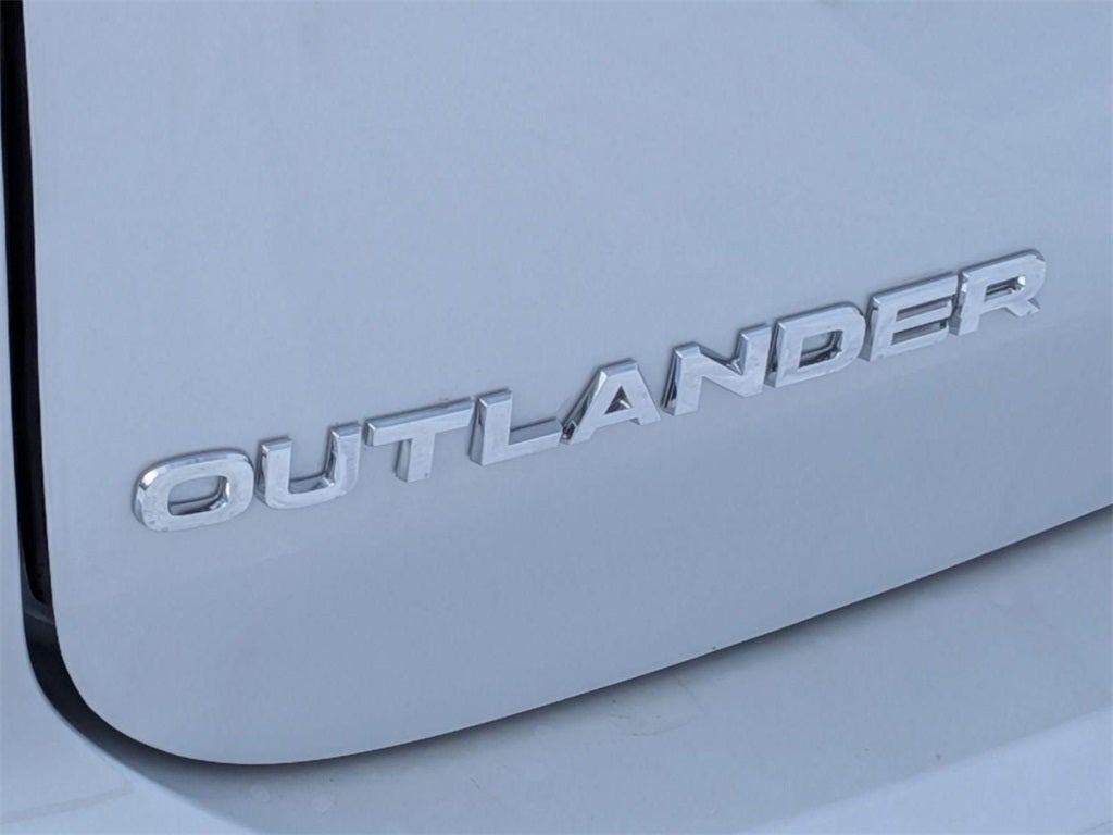 2026 Mitsubishi Outlander SE