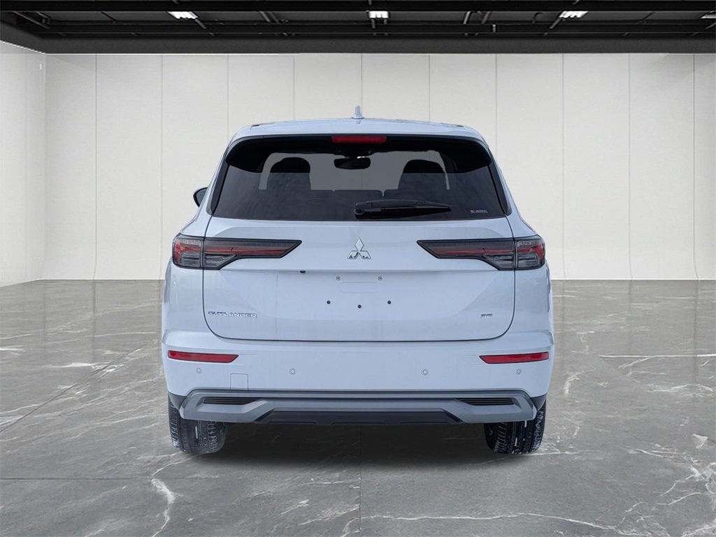 2026 Mitsubishi Outlander SE