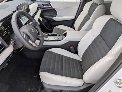 2026 Mitsubishi Outlander SE