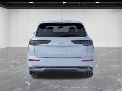 2026 Mitsubishi Outlander SE