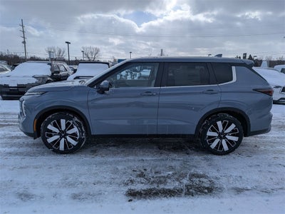 2026 Mitsubishi Outlander SE