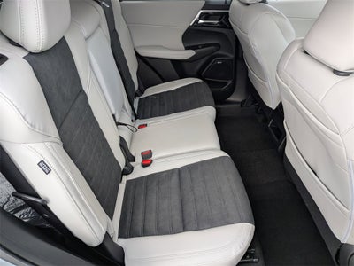 2026 Mitsubishi Outlander SE