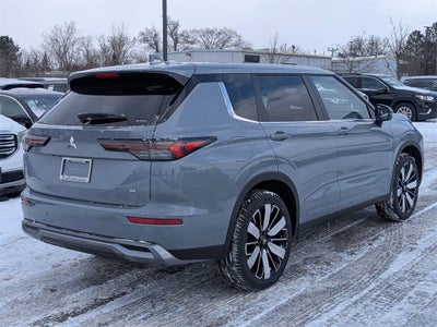 2026 Mitsubishi Outlander SE