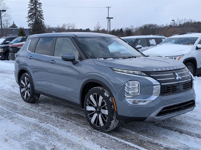 2026 Mitsubishi Outlander SE