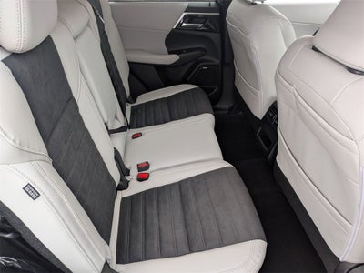 2026 Mitsubishi Outlander SE