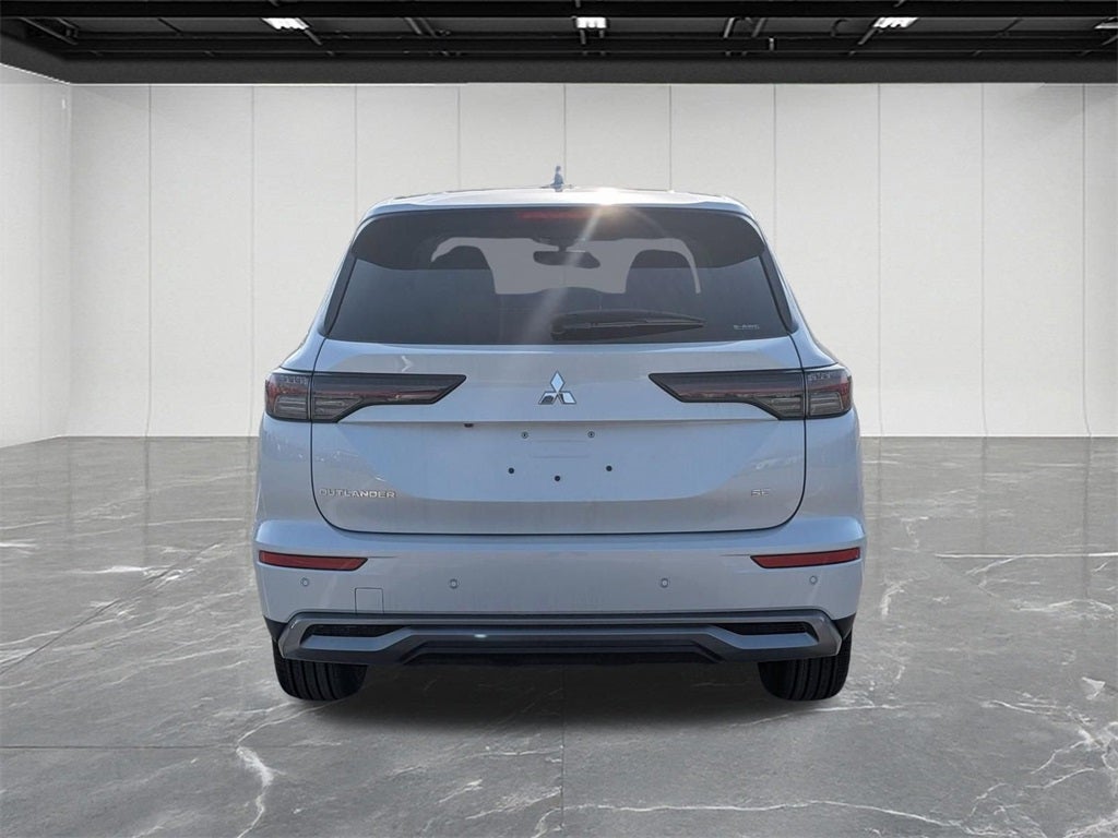 2026 Mitsubishi Outlander SE
