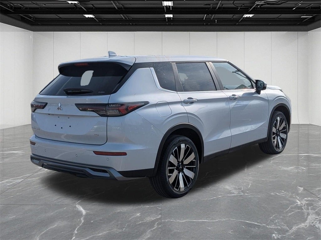 2026 Mitsubishi Outlander SE