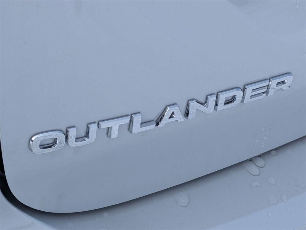 2026 Mitsubishi Outlander SE